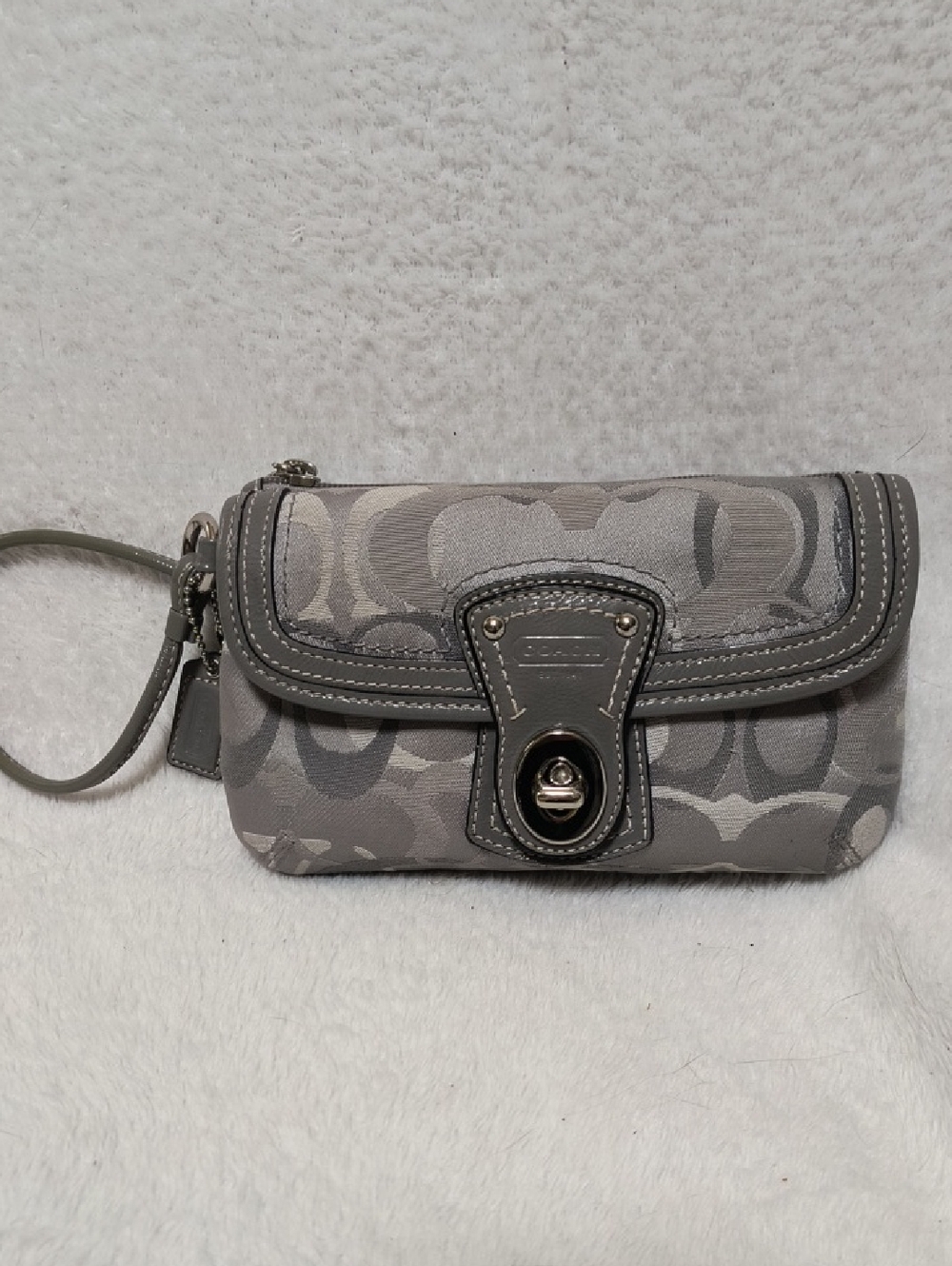 Vintage Coach Legacy Signature Gray Canvas Turnlock Wristlet